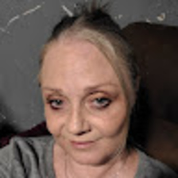 Meet your Posher, Stephanie! - Picture 1 of 1